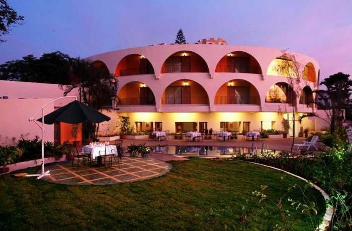 Sahil Sarovar Portico Lonavala Bagian luar foto